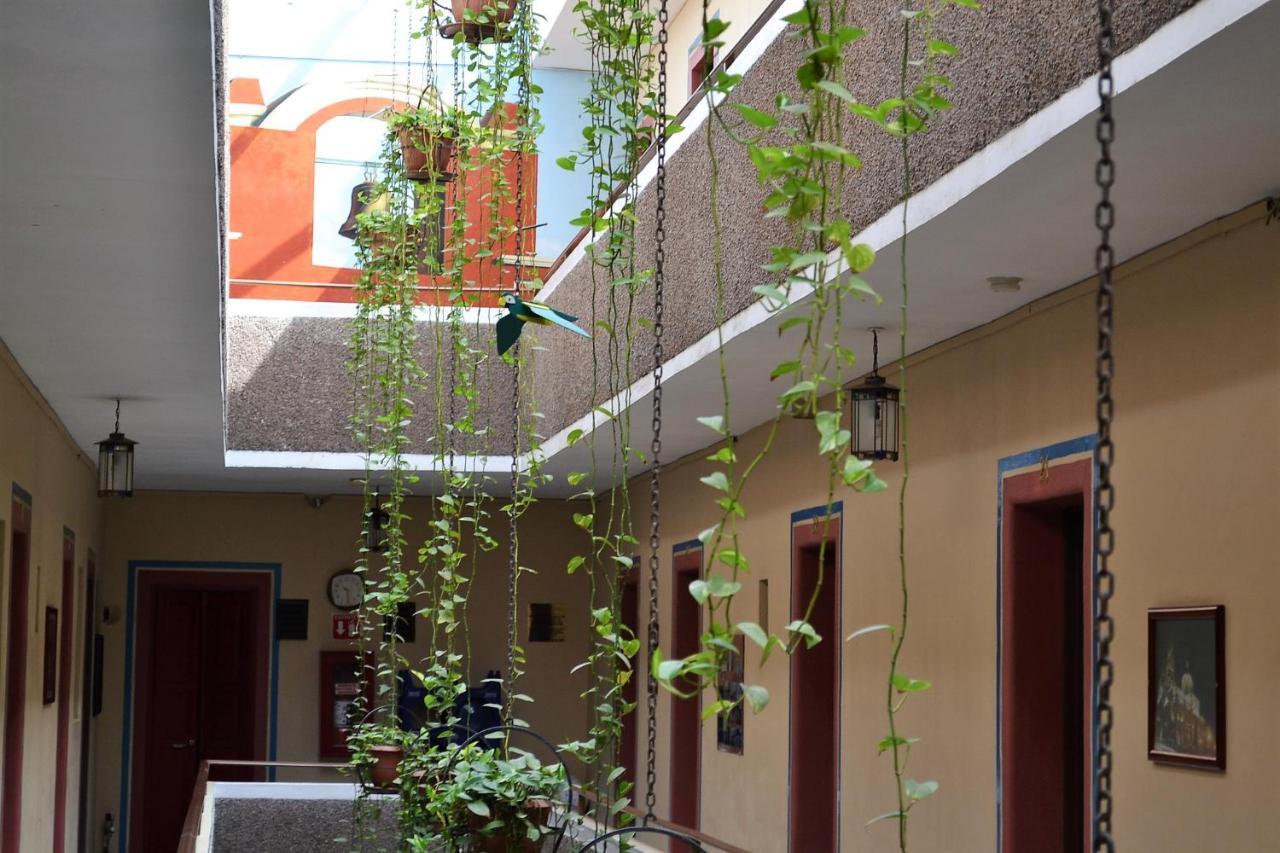 Hotel Janeiro Guadalajara Kültér fotó