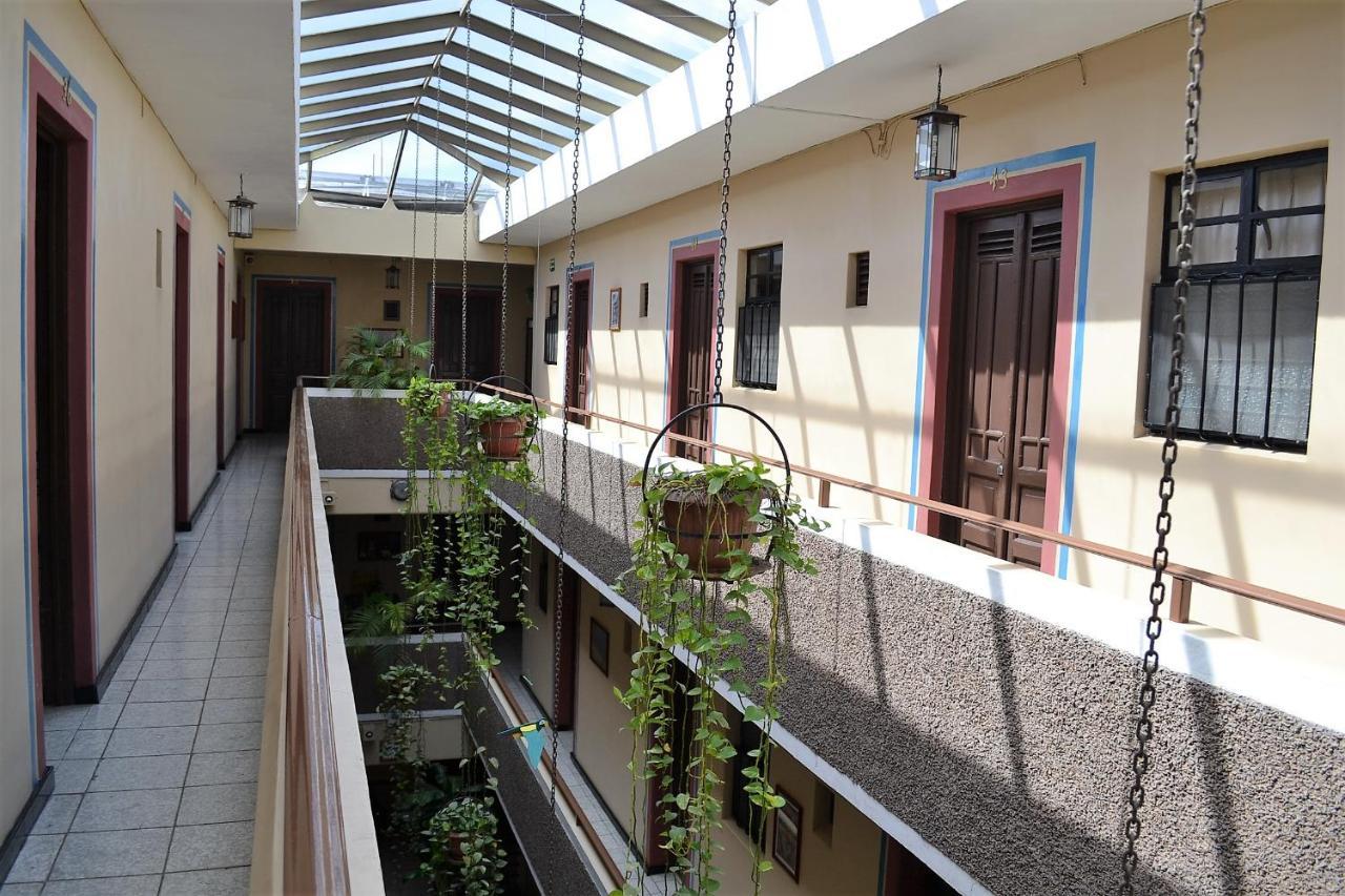 Hotel Janeiro Guadalajara Kültér fotó