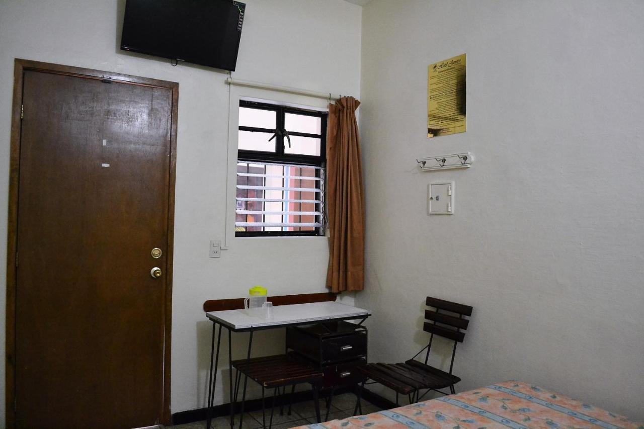 Hotel Janeiro Guadalajara Kültér fotó