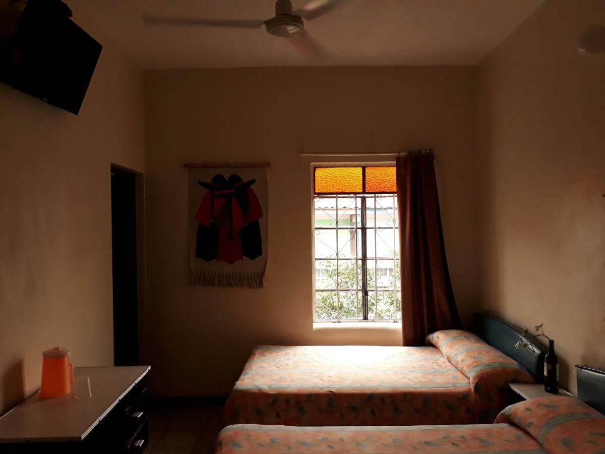 Hotel Janeiro Guadalajara Kültér fotó