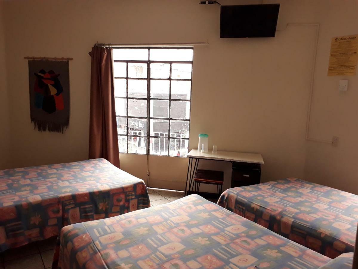 Hotel Janeiro Guadalajara Kültér fotó