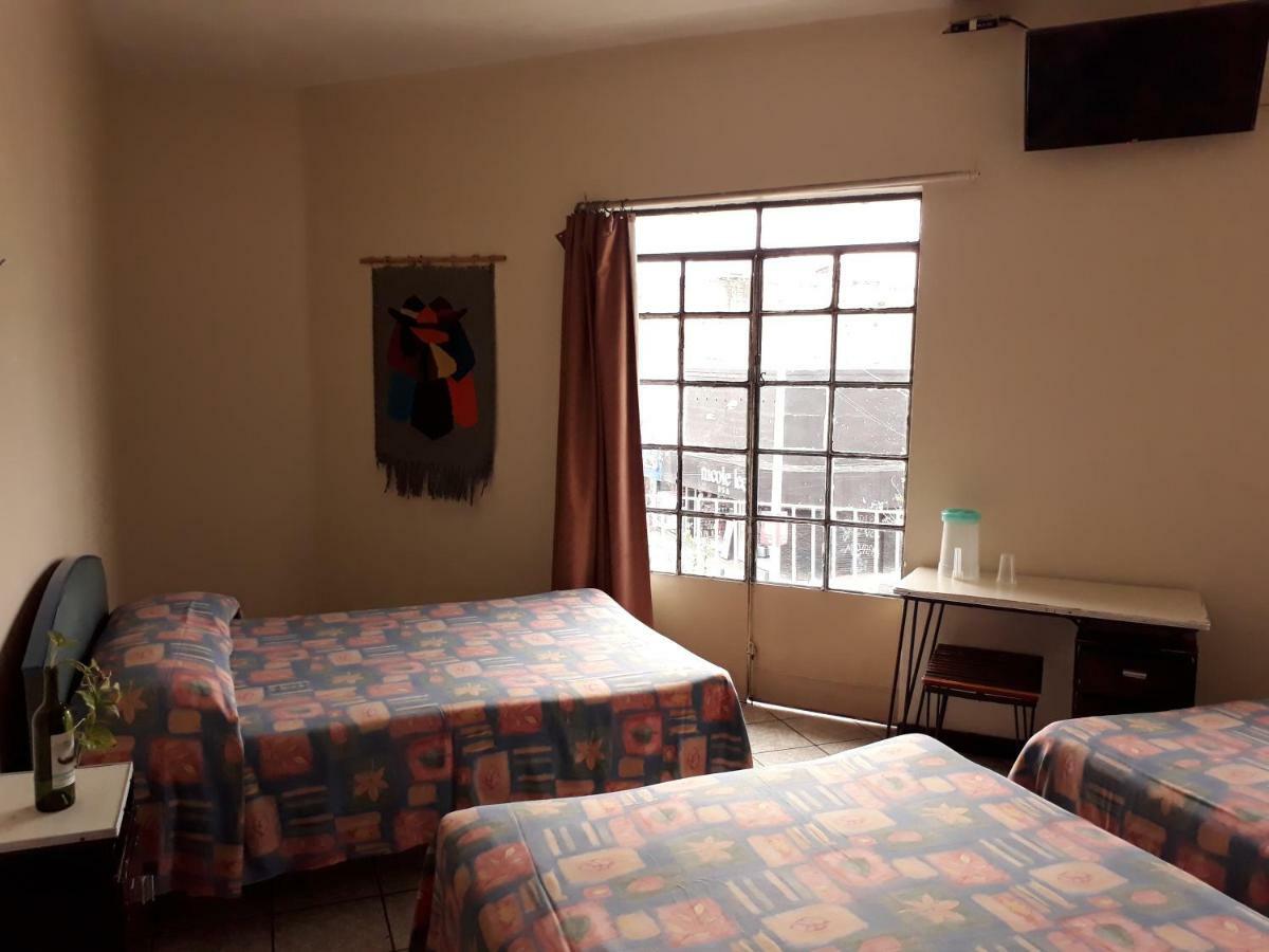 Hotel Janeiro Guadalajara Kültér fotó